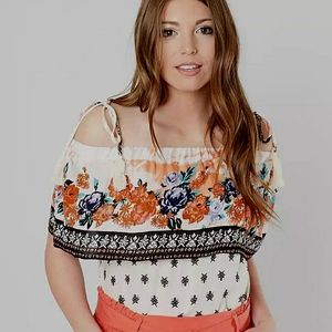 NWT Buckle Coco+Jaimeson Cold Shoulder Top sz XSmall